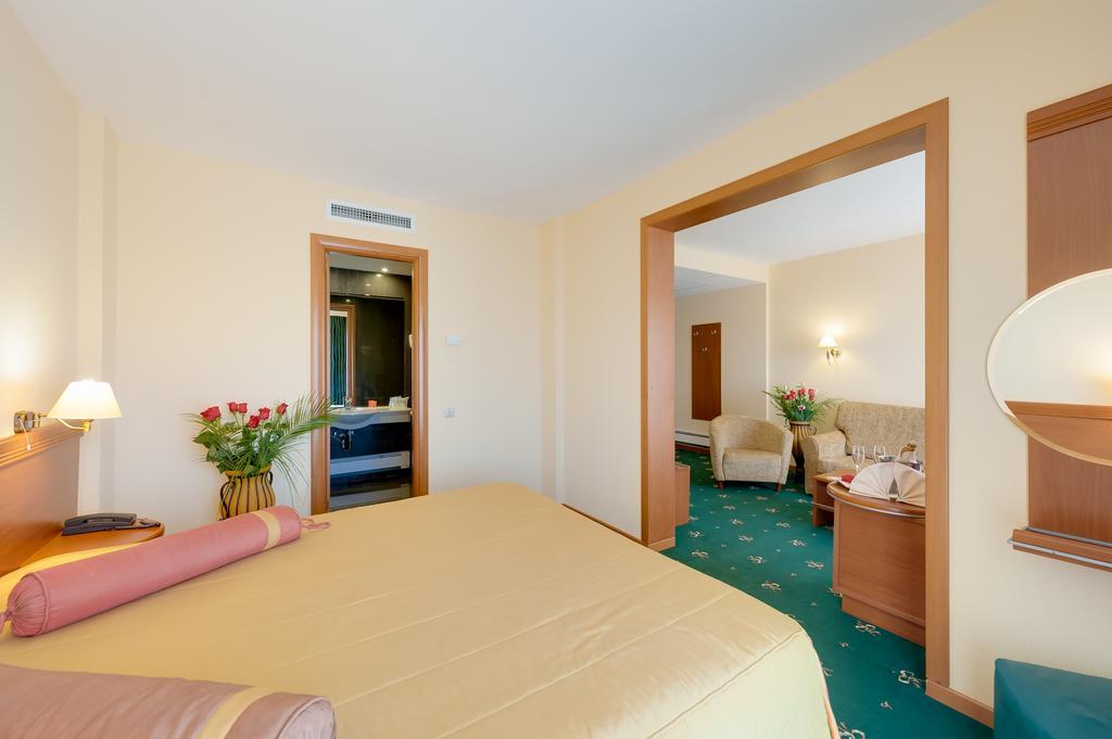 מאמאיה Hotel Palas חדר תמונה